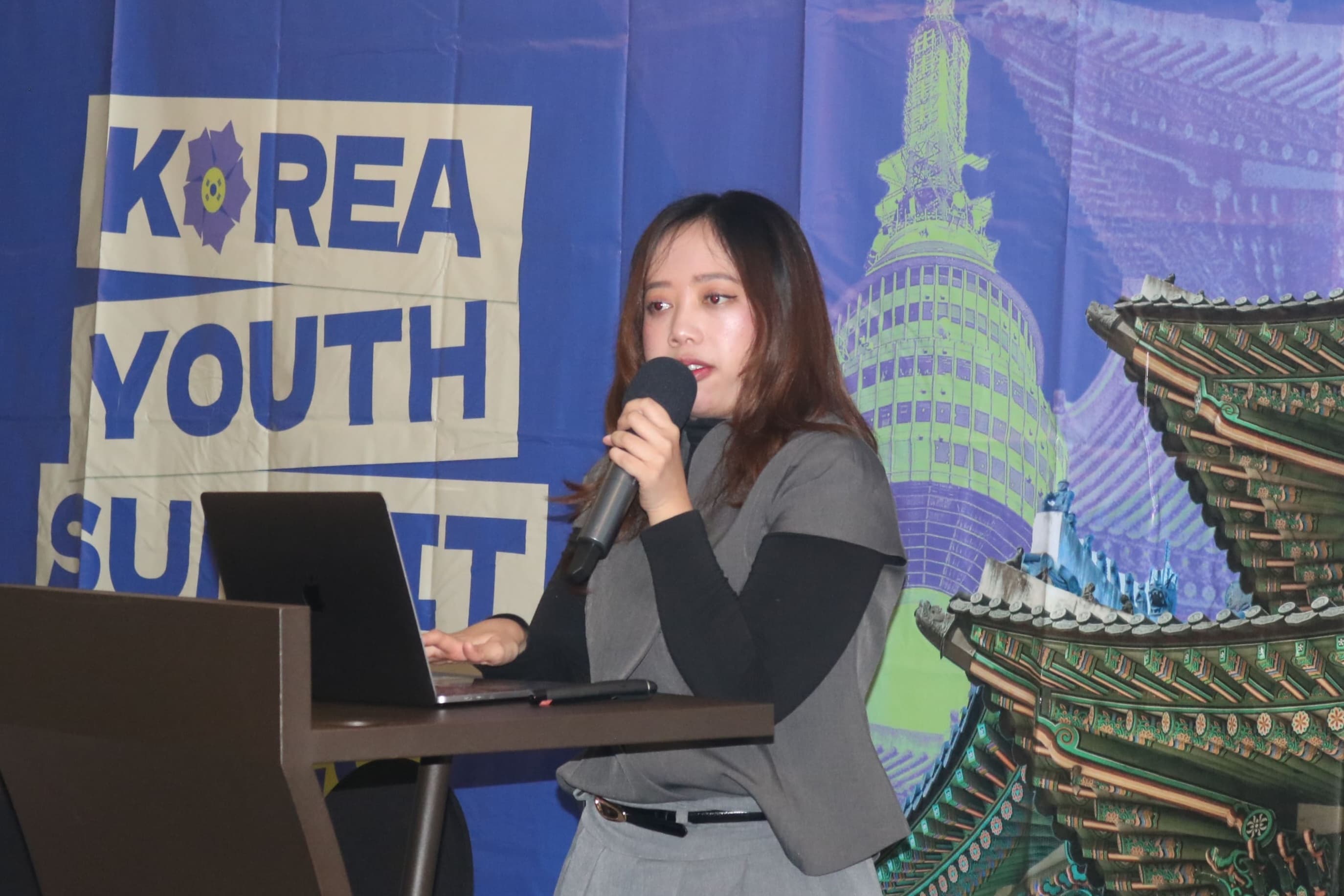 Syifa Utari Shares Her Global Career Journey at Korea Youth Summit 2026