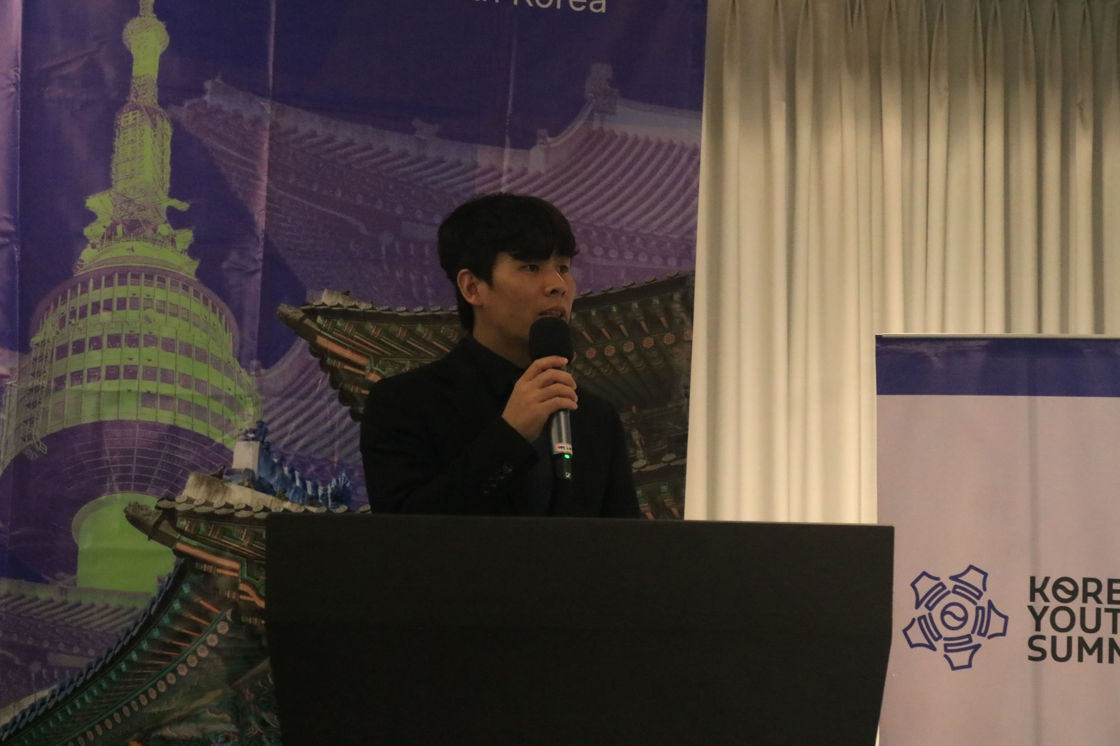 Kim Kang Woo Brings a Cross-Border Perspective at Korea Youth Summit 2026